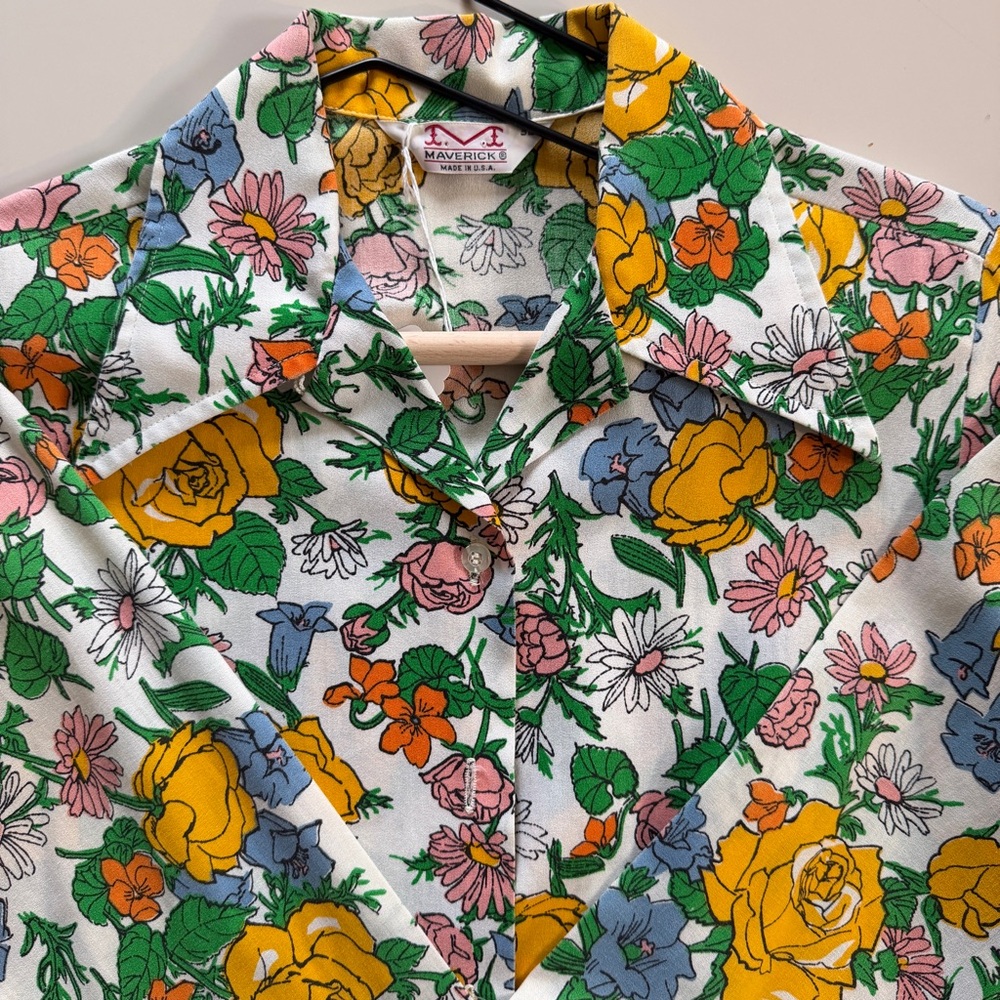Lady Maverick Multicoloured Floral Western Button-up Shirt. Circa 1960s